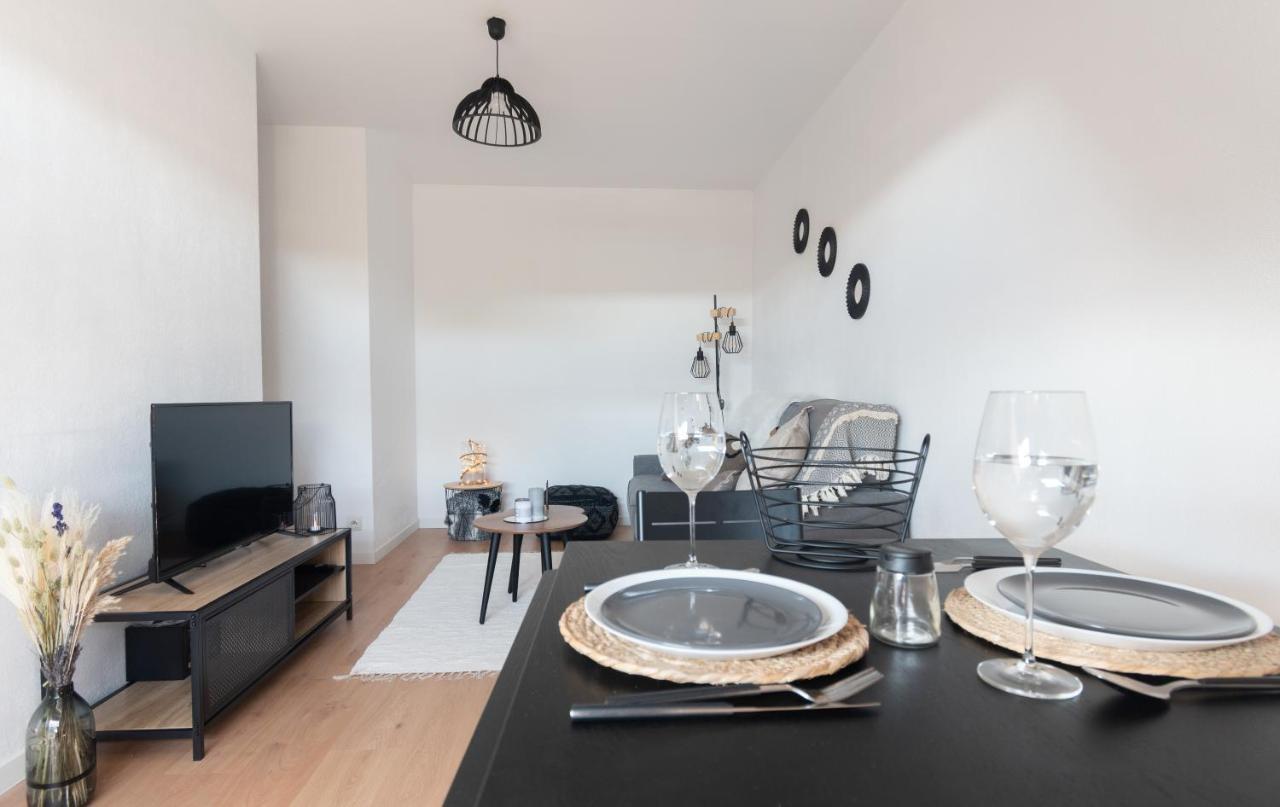 Bienvenue Chez Vous Tres Calme Et En Plein Centre Apartamento Mantes-la-Jolie Exterior foto